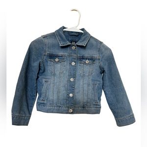 Gap kids Light blue soft denim jacket with snap closures. 
Size: US S (Girl)